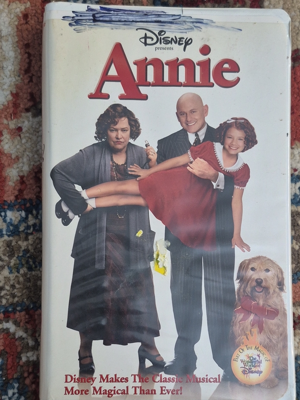Disney Annie VHS Tape - Red and White Cover